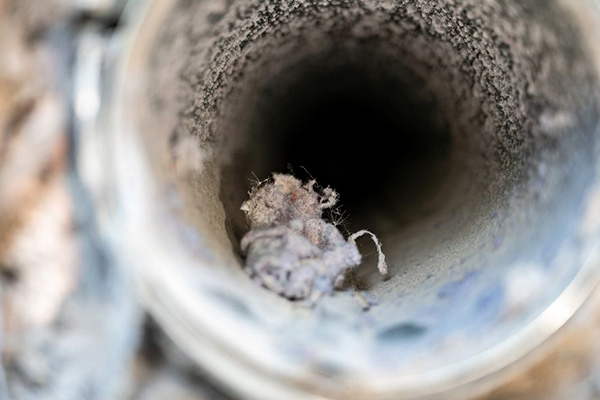 Leaky or damaged ducts
